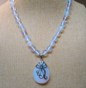 Beautiful 10mm White Opal Moonstone Round Gems Beads Pendant Necklace 18 Fashion